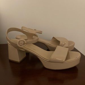 M. Gemi patent leather beige sandals
